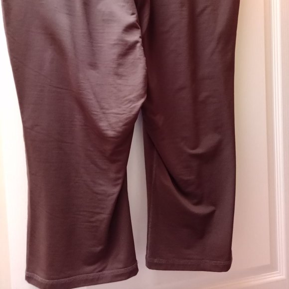 Yoga Pants - Picture 6 of 9